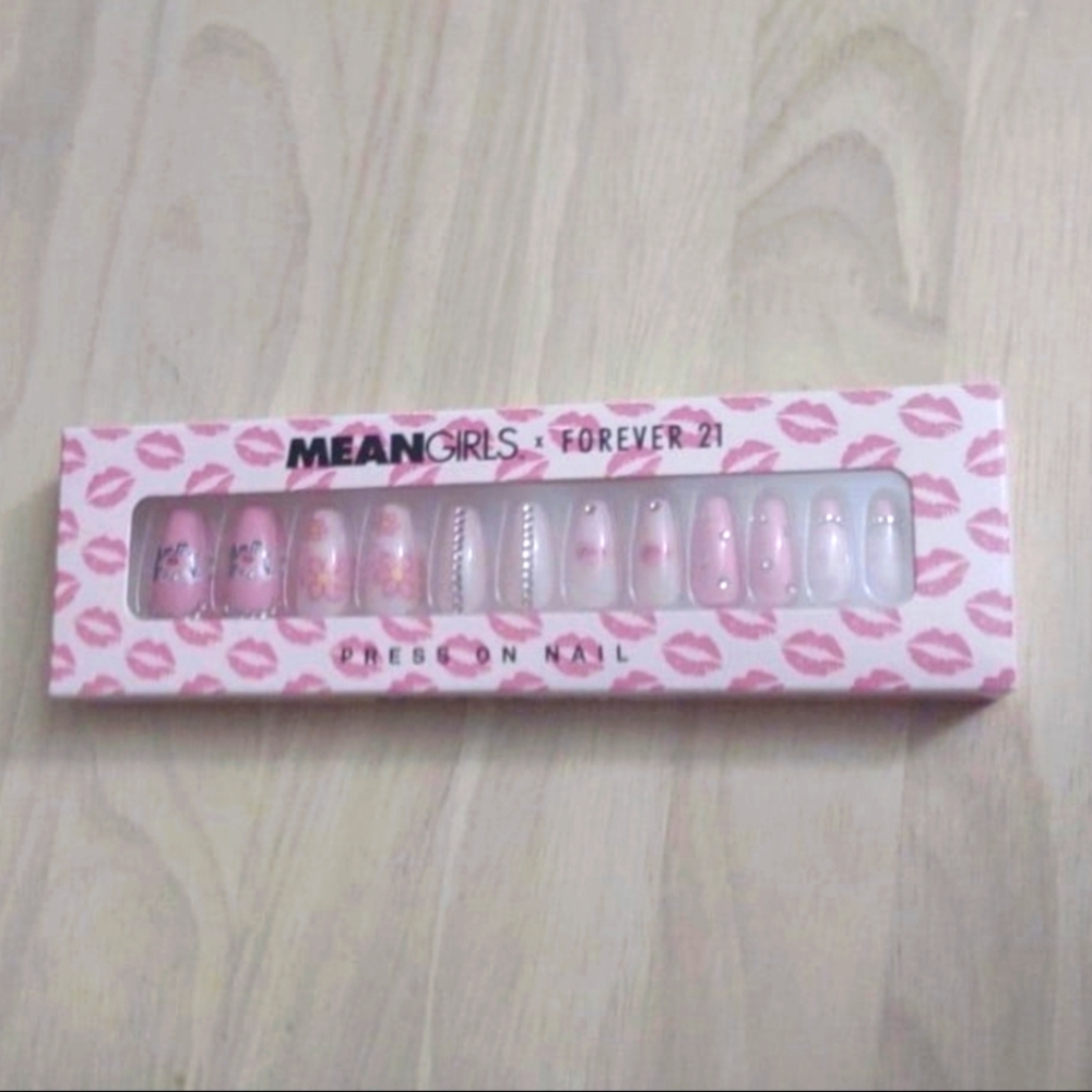 MeanGirls Burn Book Y2k Pink Flowers Rhinestone Nails Bling Kawaii Barbiecore